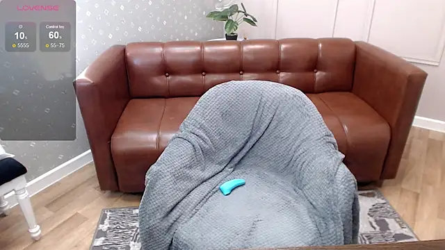 Cutie Erikaa1 online show from March 24, 3:45 am