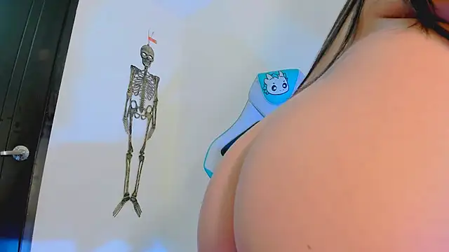 missycanoo online show from October 22, 1:43 am