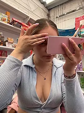 imlindapink online show from April 1, 5:54 pm