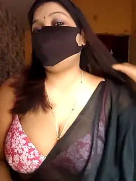 Radhikadavi879 online show from January 13, 8:29 am