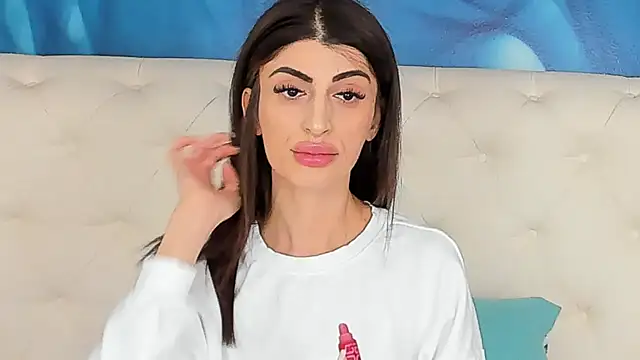 SkinnyDolly online show from February 18, 11:04 pm