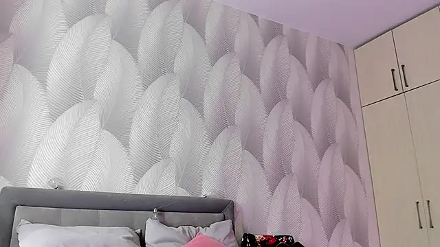 Bambiii bby online show from September 14, 4:10 am