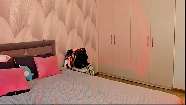 Bambiii bby online show from December 2, 3:19 am