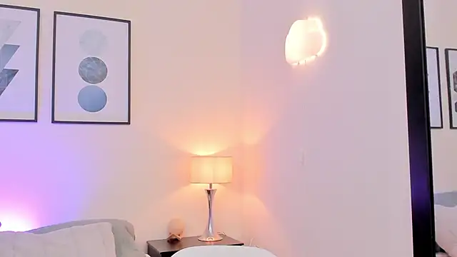 JulianaWaldo online show from September 29, 2:55 pm