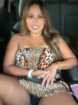 lariic online show from April 11, 9:35 am