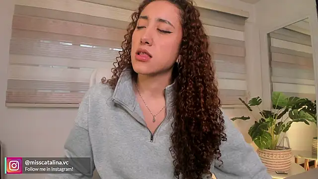 miss catalinaa online show from January 14, 11:48 am