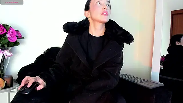 victoria  lace  online show from February 20, 2:32 am