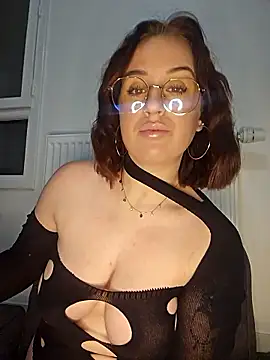 Lindsay 00off online show from January 11, 6:02 pm