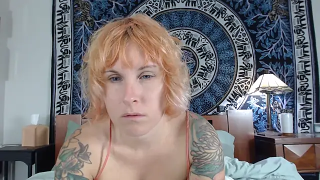 Snapshot of Cutikatxoxo chatting on September 30, 1:33 am Cutikatxoxo online show from September 30, 1:33 am