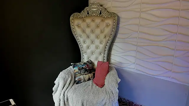 Layla 707 online show from March 21, 8:03 pm