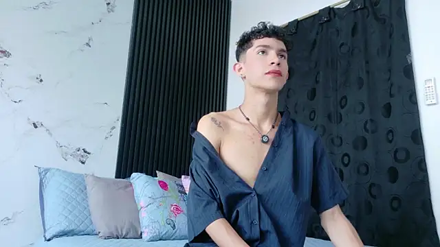 Noah tyler  online show from March 16, 6:34 pm