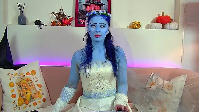 AlexandraBloom online show from October 30, 6:42 pm