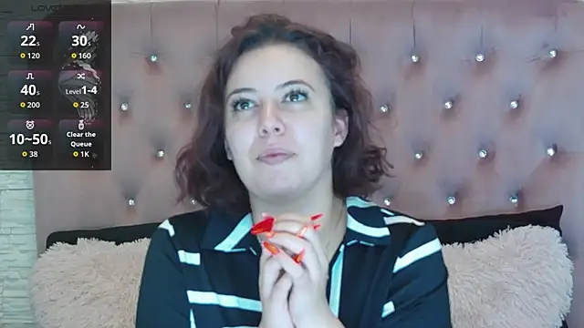 Snapshot of SophiaStarr chatting on October 2, 6:57 pm SophiaStarr online show from October 2, 6:57 pm