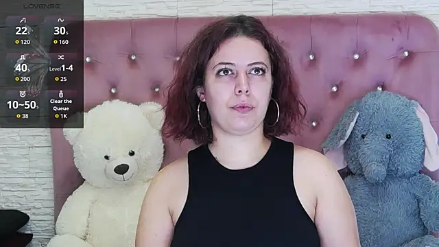 Snapshot of SophiaStarr chatting on October 17, 5:27 pm SophiaStarr online show from October 17, 5:27 pm
