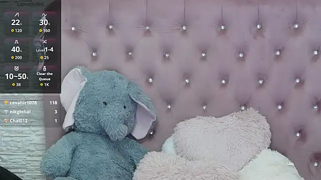 Snapshot of SophiaStarr chatting on September 13, 8:50 pm SophiaStarr online show from September 13, 8:50 pm