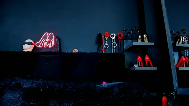 DelaneyStone online show from September 19, 3:55 pm