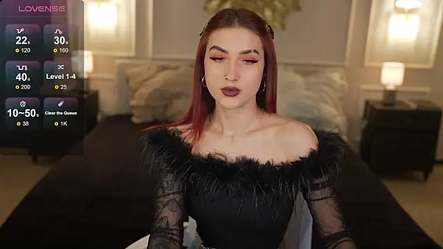 Magnetic Mia  online show from March 19, 12:15 am