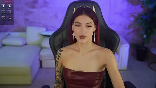 Magnetic Mia  online show from November 11, 2:51 am