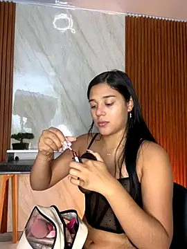 floriamANDjazmin online show from November 4, 7:19 pm