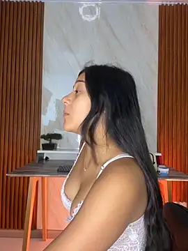 floriamANDjazmin online show from November 10, 7:09 pm