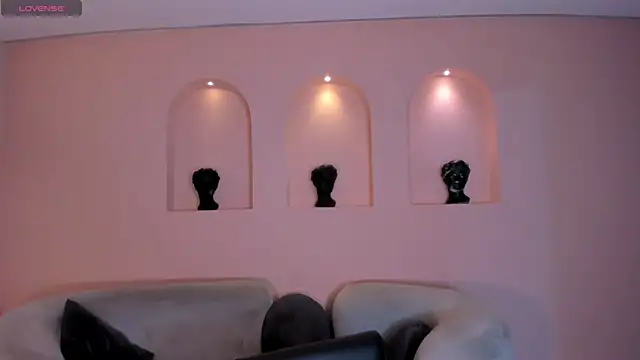 TaraLawrence online show from March 15, 4:03 am