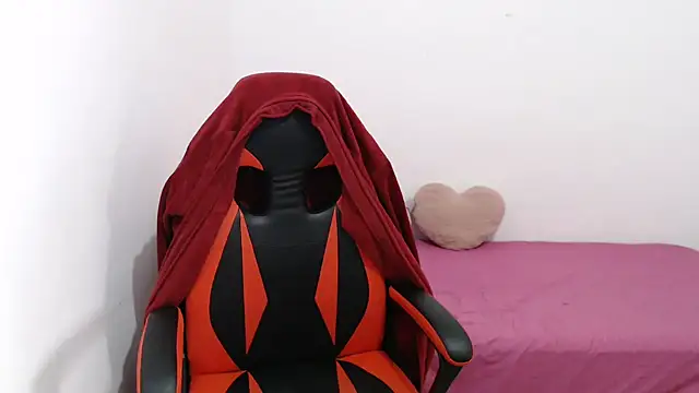 madelyn30 online show from October 14, 9:45 am