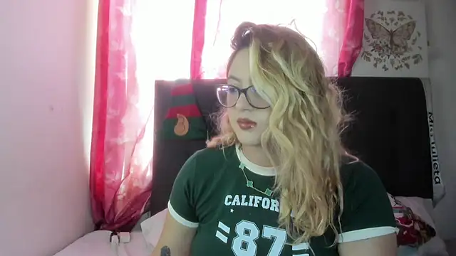 miss julietaa online show from December 22, 3:26 pm