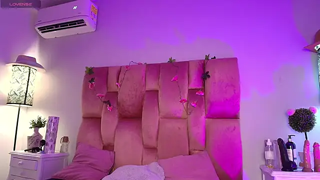 SweetBonniie online show from October 27, 11:50 am