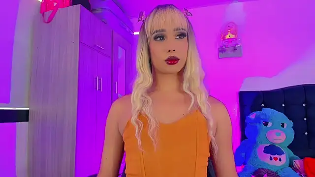 Hellen moons   online show from January 12, 7:08 pm