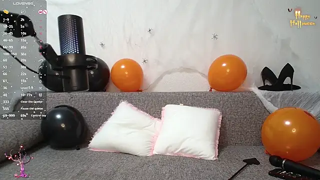 Snapshot of sweet_girl_Vr chatting on October 28, 10:21 am sweet girl Vr online show from October 28, 10:21 am