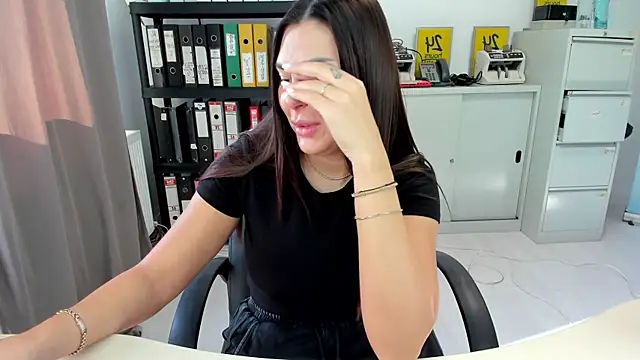 kilenyapatrice online show from October 23, 11:27 am