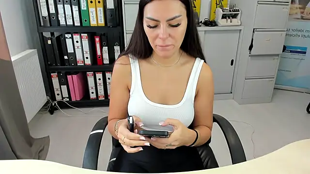 kilenyapatrice online show from September 19, 11:20 am