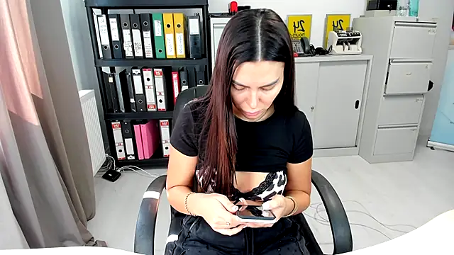 kilenyapatrice online show from October 11, 9:58 am