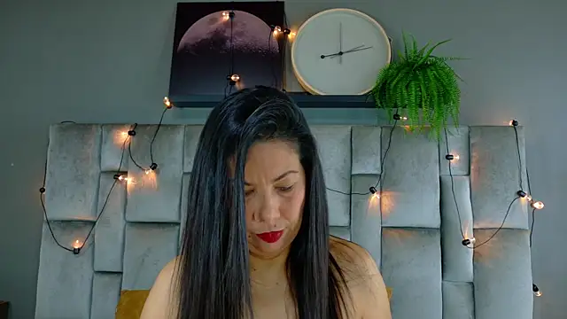 JaylaScott   online show from April 17, 11:45 am