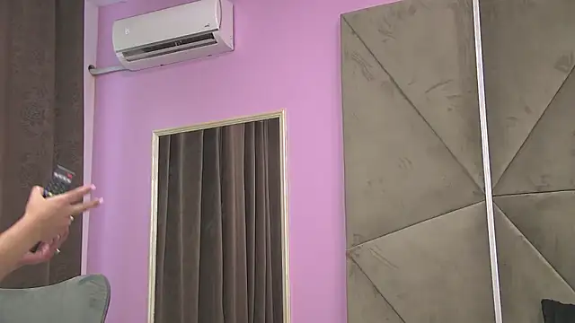 ElyzaIbarra online show from September 13, 7:05 am