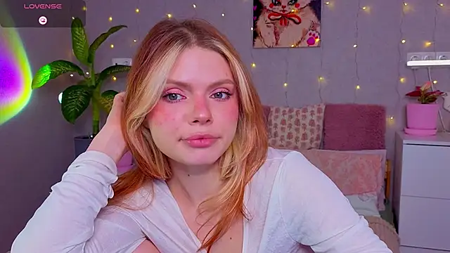 Red  Candy online show from April 9, 1:16 pm