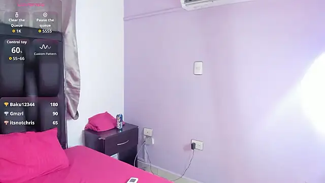 LuciaMoretti  online show from March 17, 3:21 am