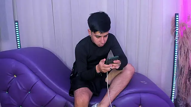 Yourslust  online show from February 7, 12:53 pm