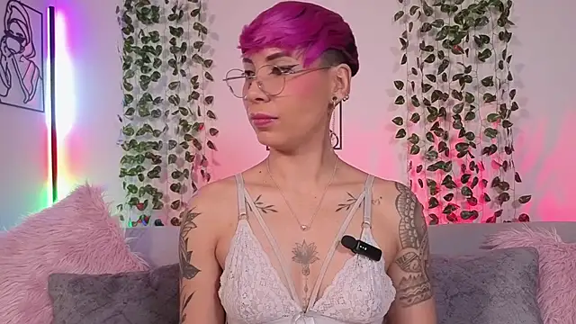 MiaMorgan  online show from March 11, 3:25 pm