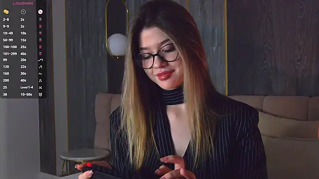 Snapshot of Sara_Lewiis chatting on October 6, 4:12 pm Sara Lewiis online show from October 6, 4:12 pm