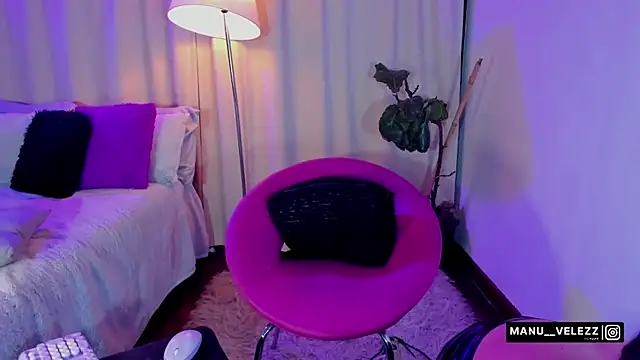 Manu Velez online show from December 18, 7:13 am