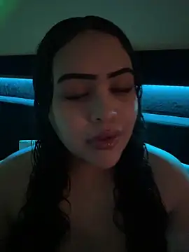 iTrapXXX online show from April 19, 8:11 pm