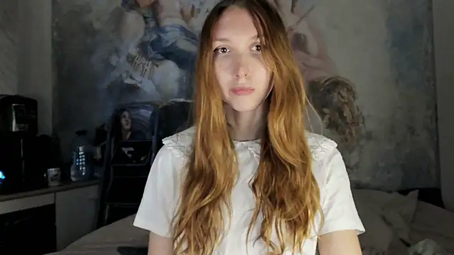 LisaIcon online show from April 21, 5:42 pm