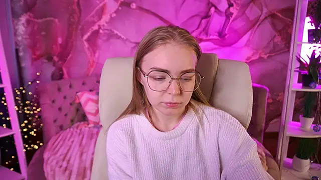 EmilySunshineS online show from March 19, 7:45 am