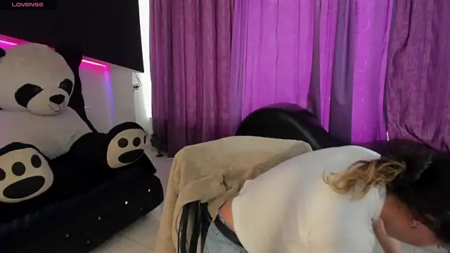 Coral Gibson online show from November 24, 2:08 pm