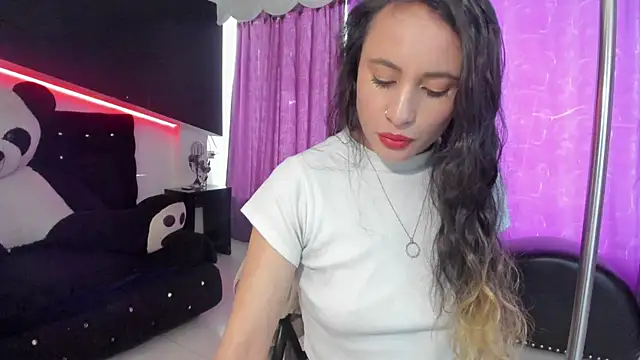 Snapshot of Coral_Gibson chatting on September 16, 12:57 pm Coral Gibson online show from September 16, 12:57 pm