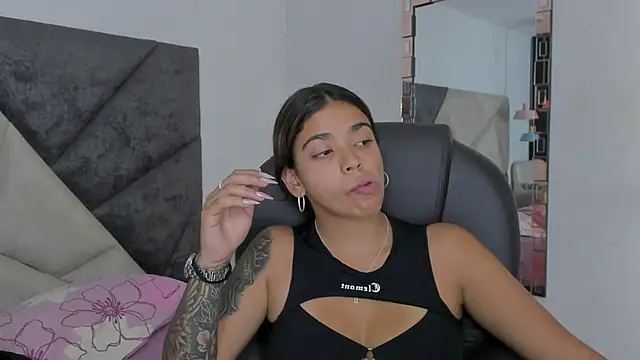 GiaFu online show from April 4, 6:07 pm