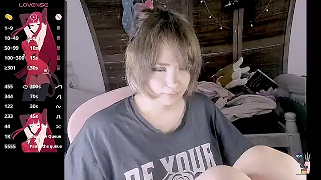 Cinnamondoll19 online show from November 18, 4:02 am