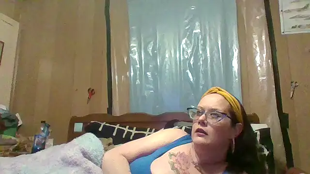 LotusRoyalty online show from June 5, 1:09 am