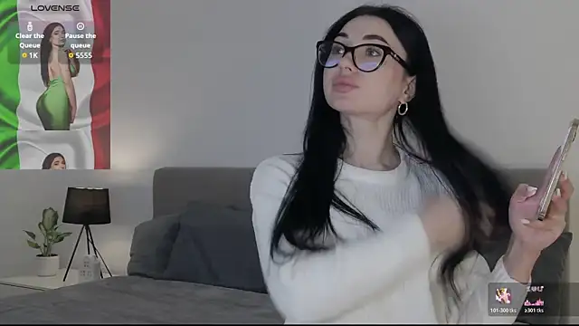 AllisonSky online show from November 5, 4:34 pm